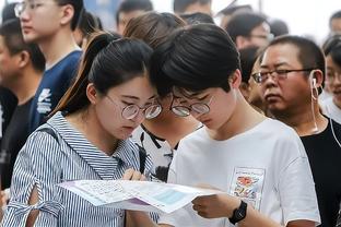 容子峰晒个人照：好好地拍照记录一下这次不一样的感受